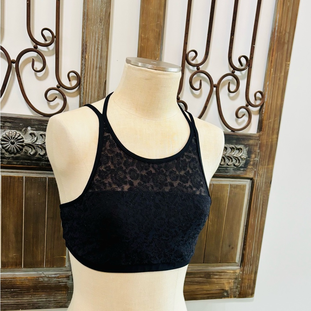 Lululemon bra size 10